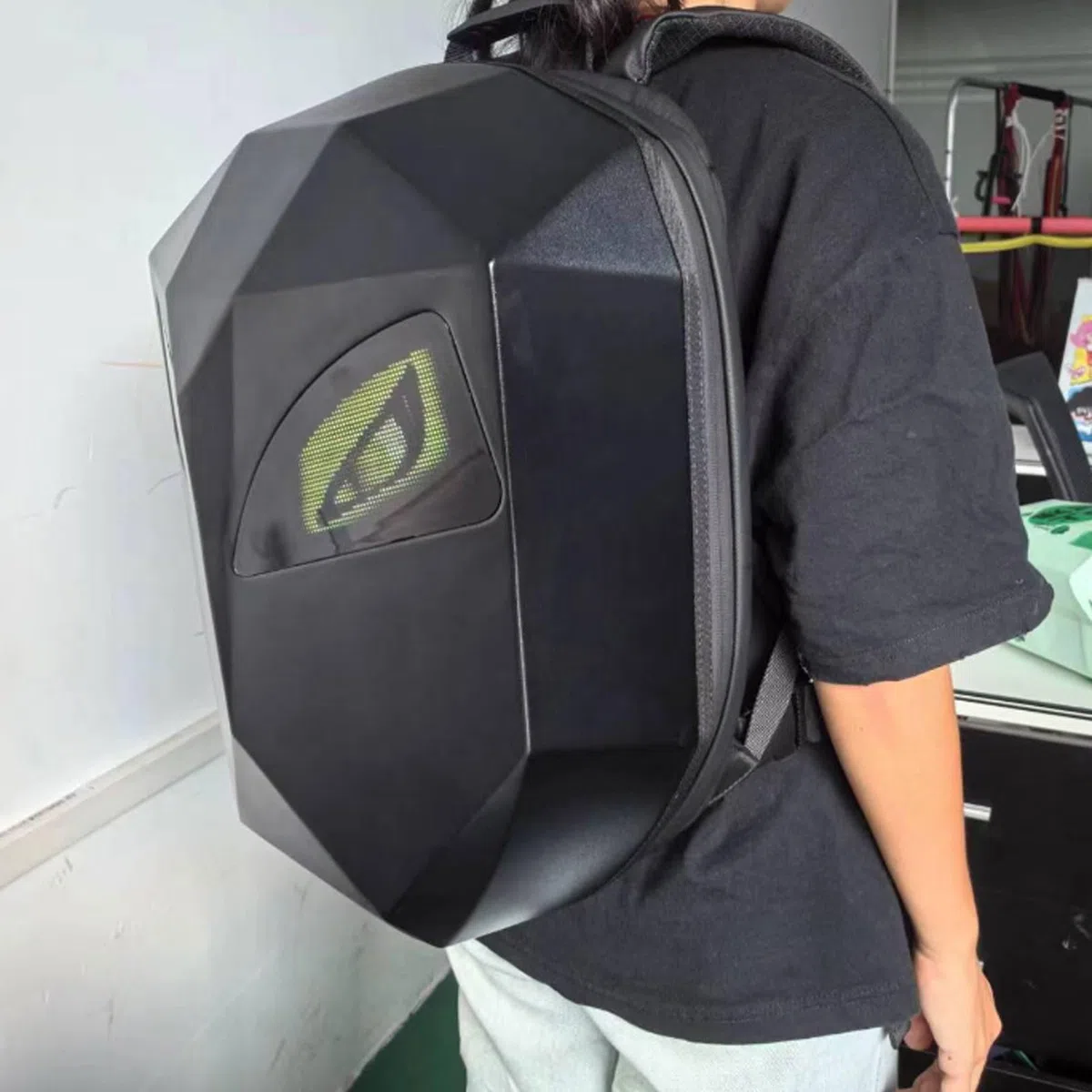 Sac à Dos de Moto à LED, Sac de Casque Coque Rigide, Contrôle par Application, Intelligente Affichage Textuel Exprimant l'amour Moto pour Les Voyages D'équitation